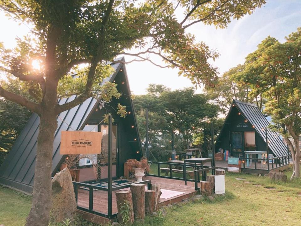 Jeju Playground Hostel Bagian luar foto